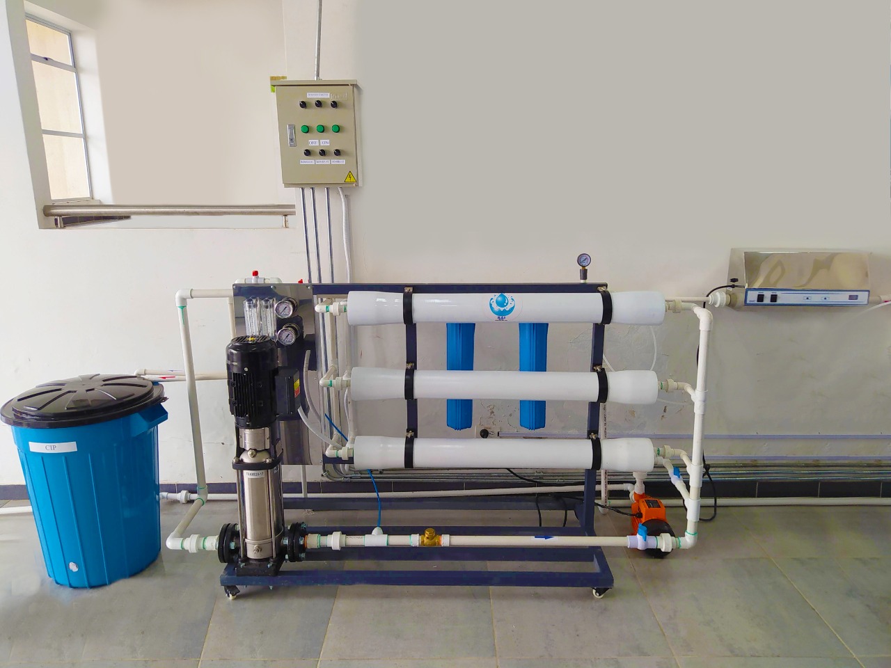 Diseño y montaje de plantas de tratamiento para agua embotellada.